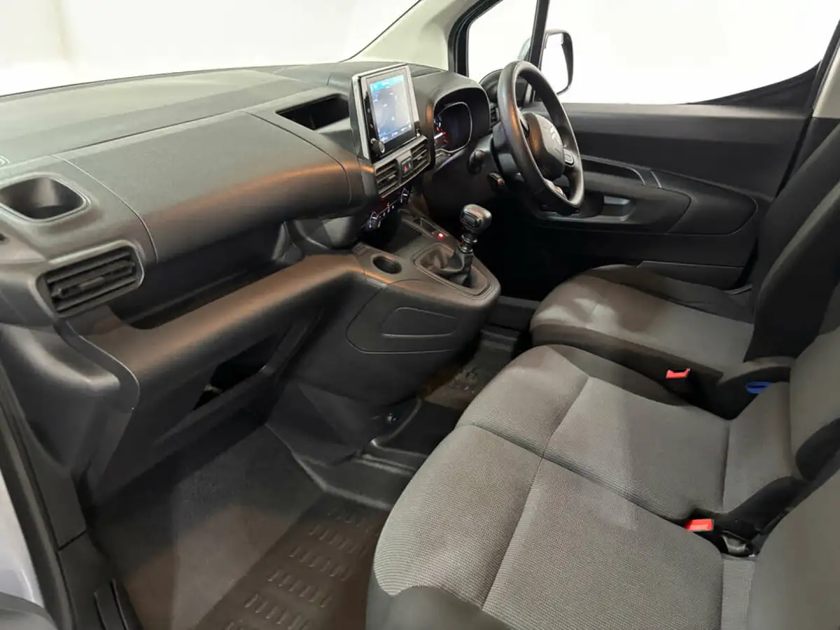 2020-citroen-berlingo-15bluehdi-950-driver-130pseu6dt-e-ss-big-23