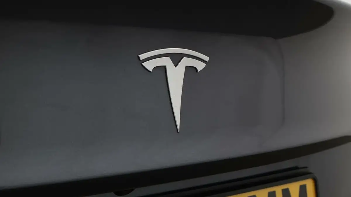 2022-tesla-model-3-e-long-range-big-20