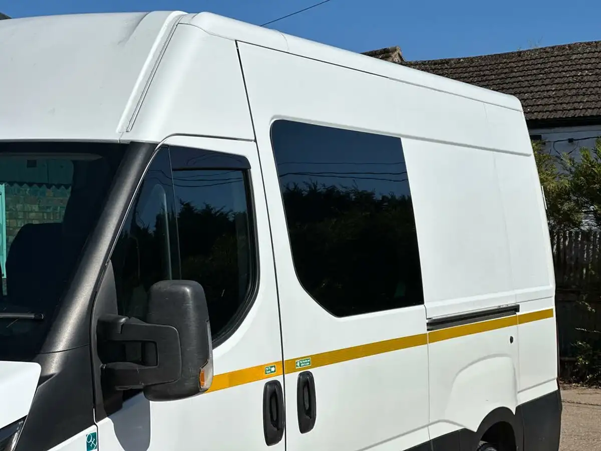 2016-iveco-daily-s-class-23td-35s13v-3000-h1-plus-panel-big-21