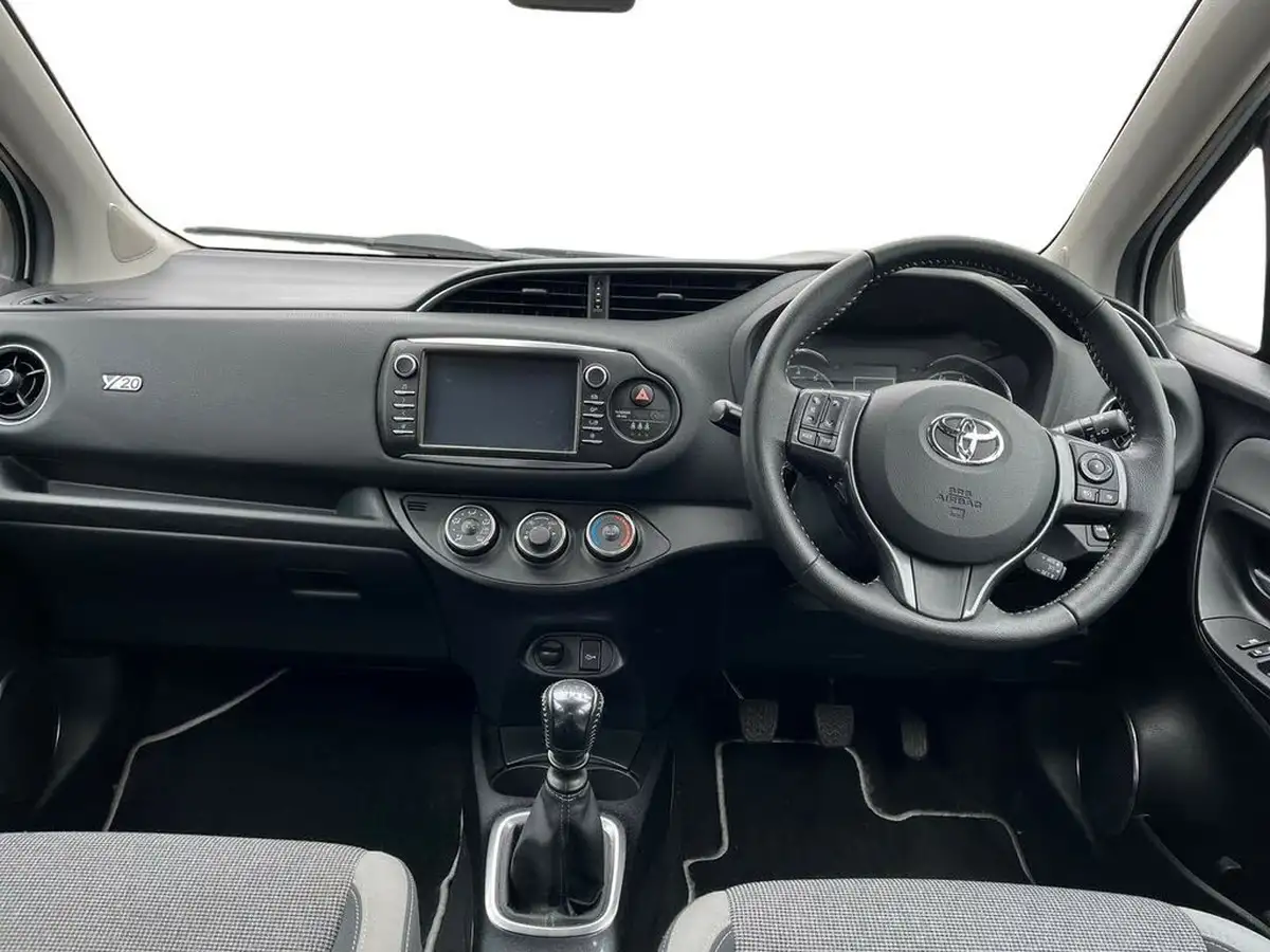 2020-toyota-yaris-15-vvt-i-y20-111bhp-1496cc-big-6