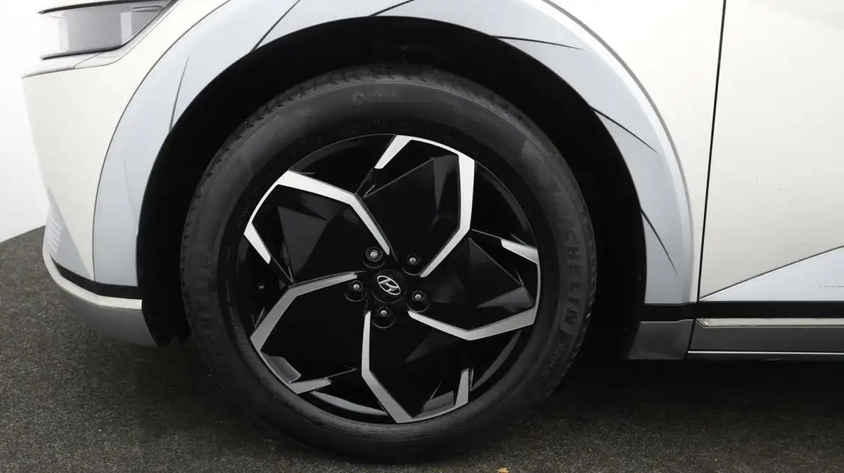 2021-hyundai-ioniq-5-e-premium-170ps-58kwh-rwd-big-17