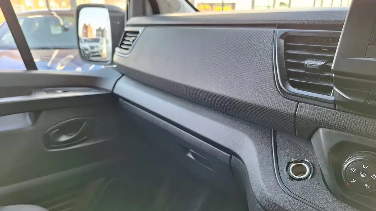 2022-renault-trafic-20dci-sl28-130-business-big-19