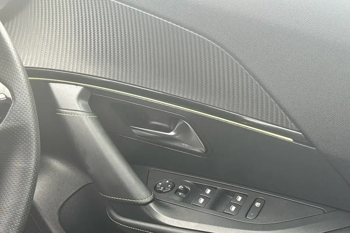 2023-peugeot-2008-suv-big-10