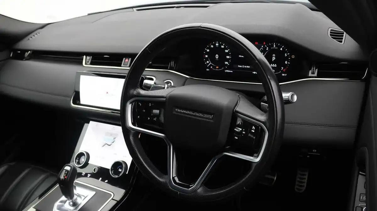 2022-land-rover-range-rover-evoque-15-p300e-r-dynamic-se-big-9