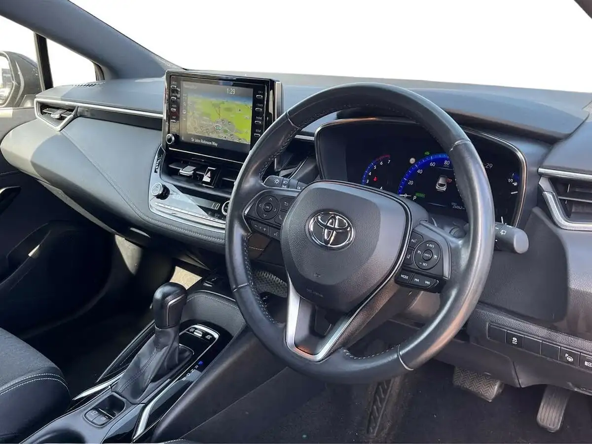 2022-toyota-corolla-18-vvt-i-design-120bhp-trk-hatchback-5d-big-4