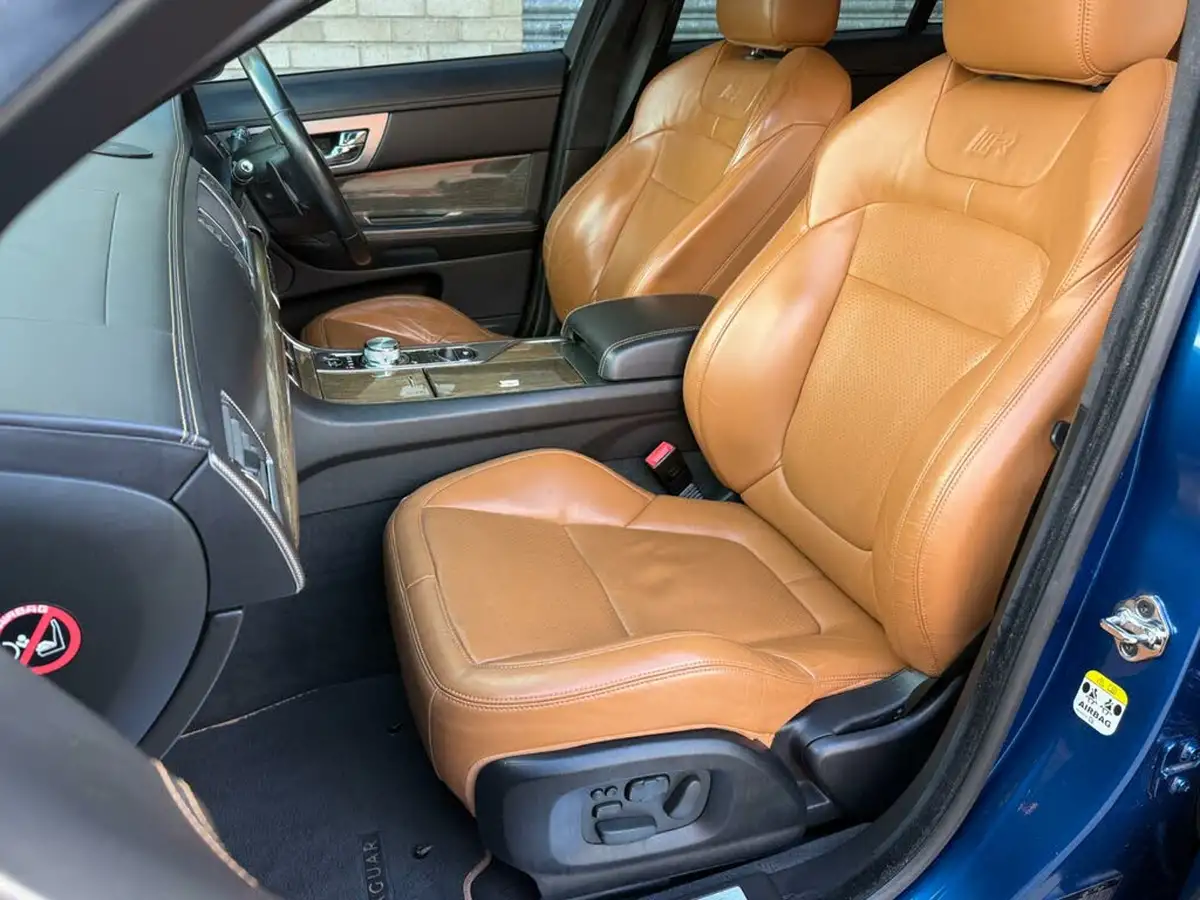 2012-jaguar-xf-50-xfr-big-32