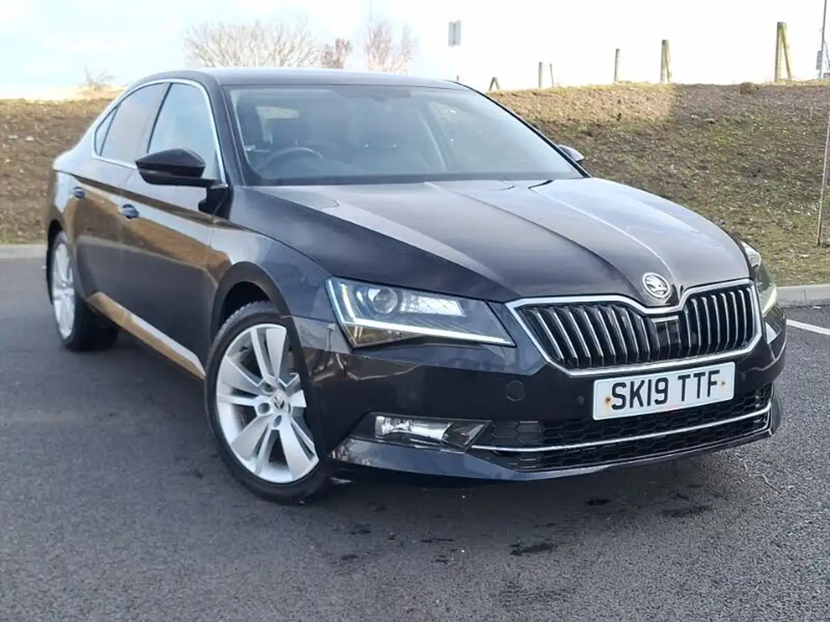 2019-skoda-superb-20tdi-se-l-executive-150ps-hatchback-big-0