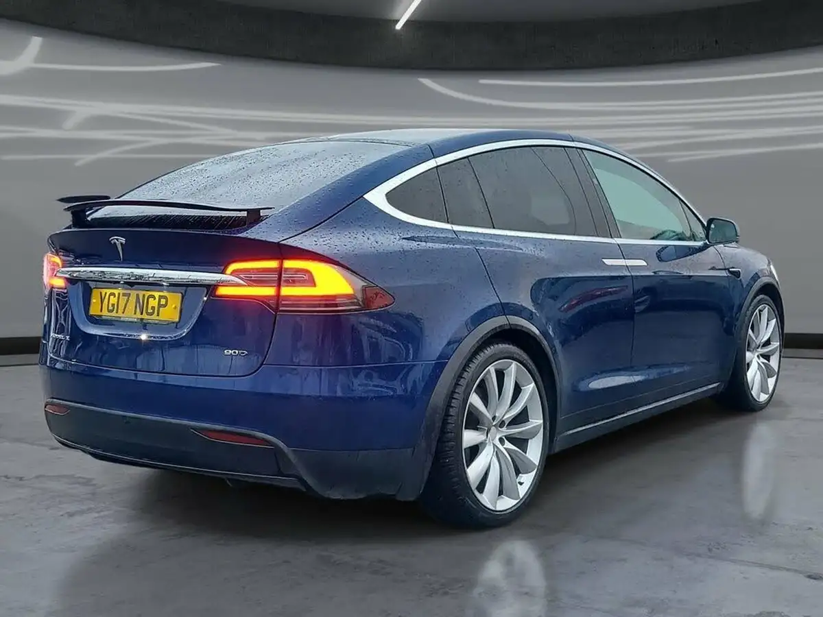 2017-tesla-model-x-e-90d-big-5