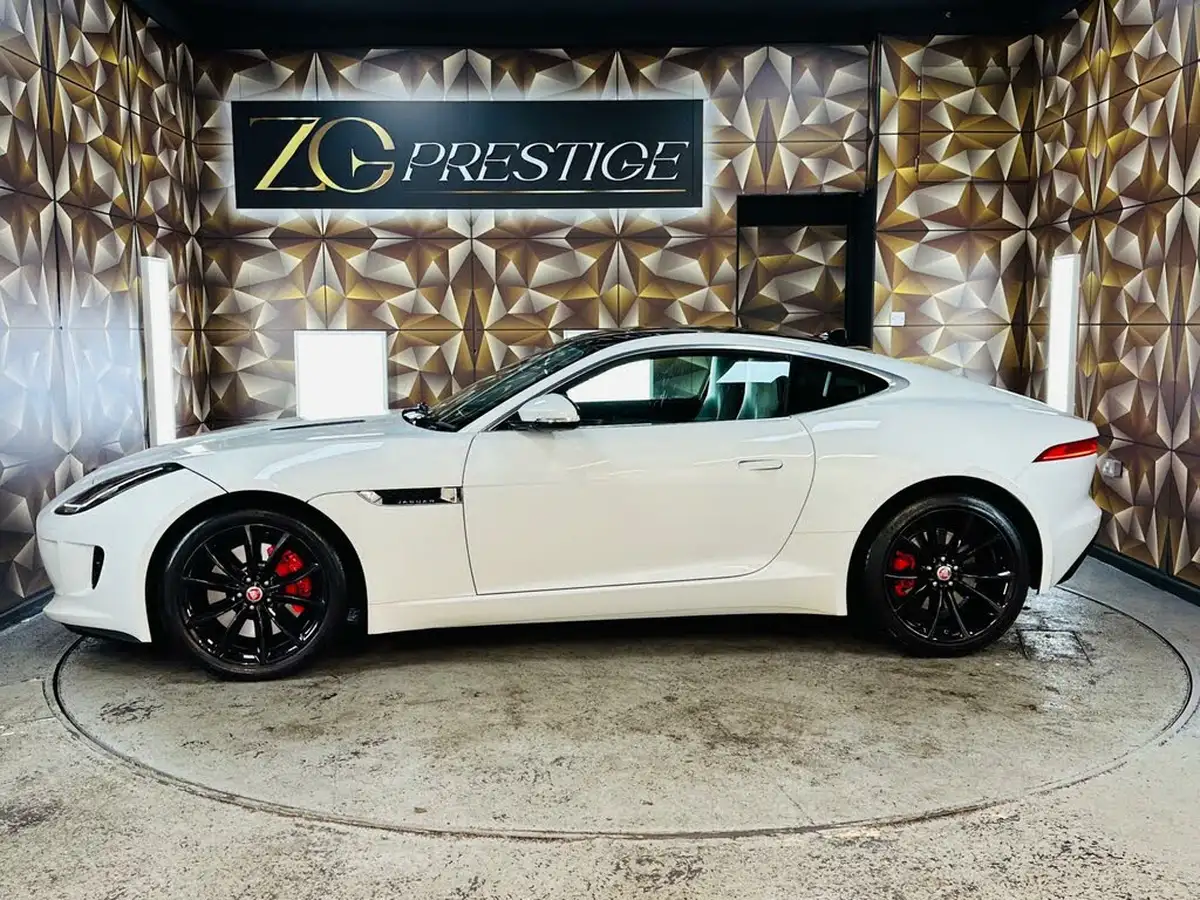 2014-jaguar-f-type-30-v6-coupe-quickshift-big-8