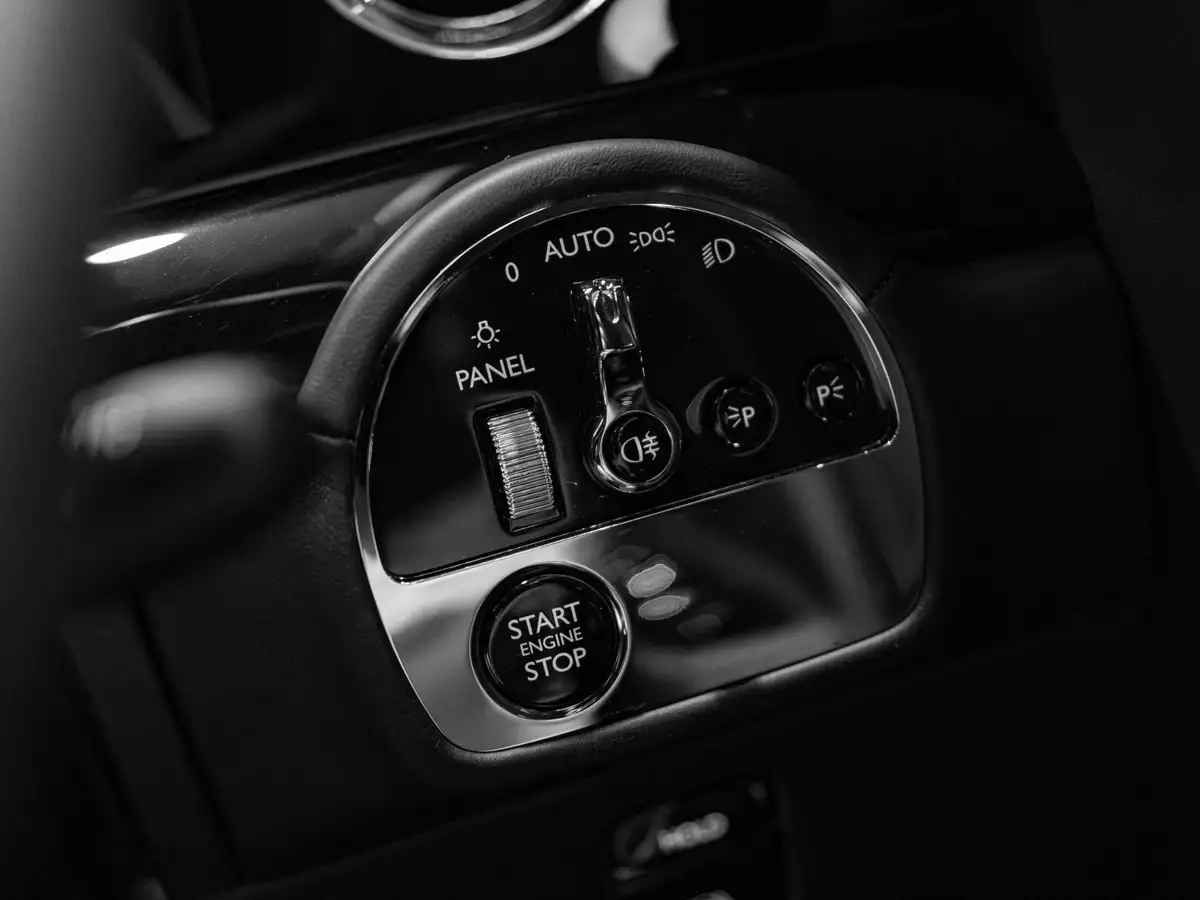 2023-rolls-royce-spectre-e-big-12