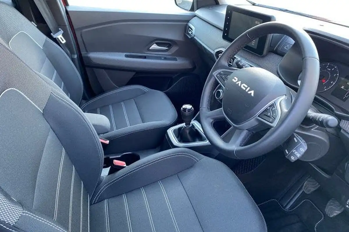2025-dacia-jogger-10-tce-expression-big-8