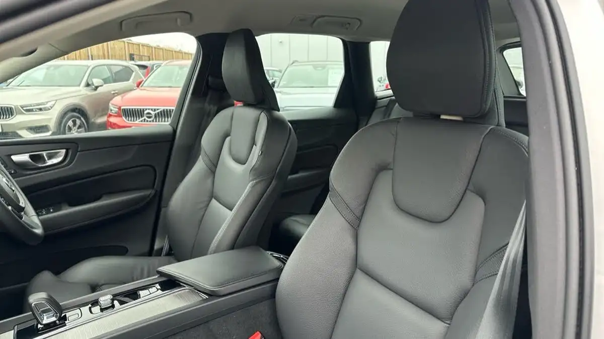 2023-volvo-xc60-20td-b4-plus-big-23