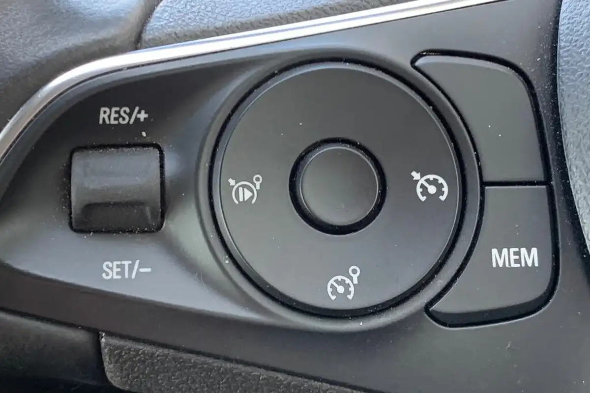 2019-vauxhall-grandland-x-12-se-ss-auto-big-19
