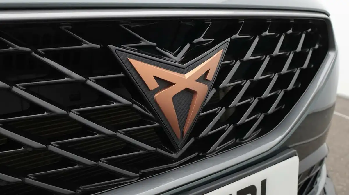2021-cupra-formentor-14-e-hybrid-vz2-big-20