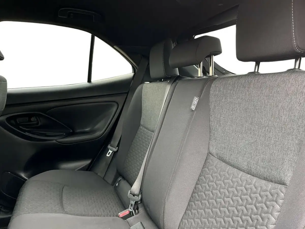 2023-toyota-yaris-cross-15-vvt-i-design-big-8