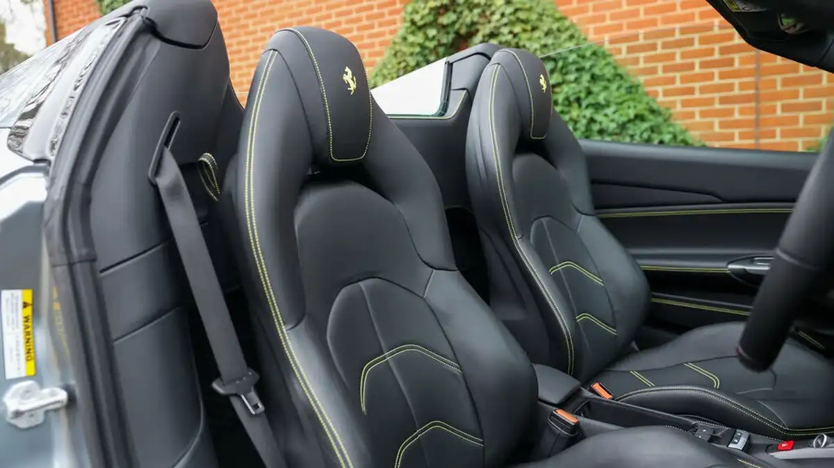 2016-ferrari-488-39-488-spider-big-44