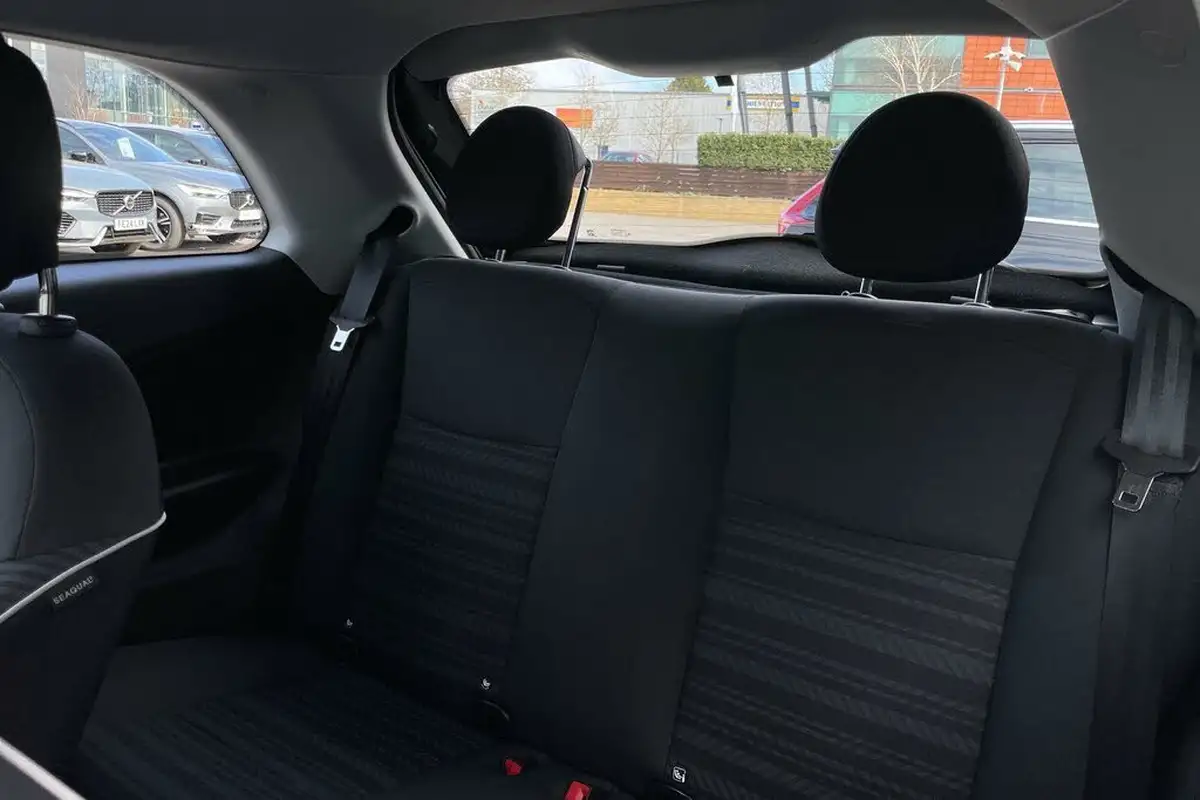 2022-fiat-500-e-action-big-28