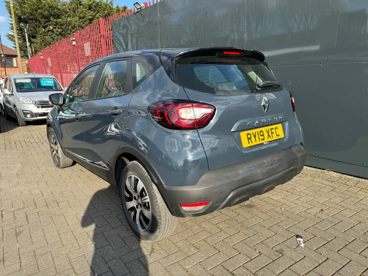 2019-renault-captur-09-tce-play-big-6