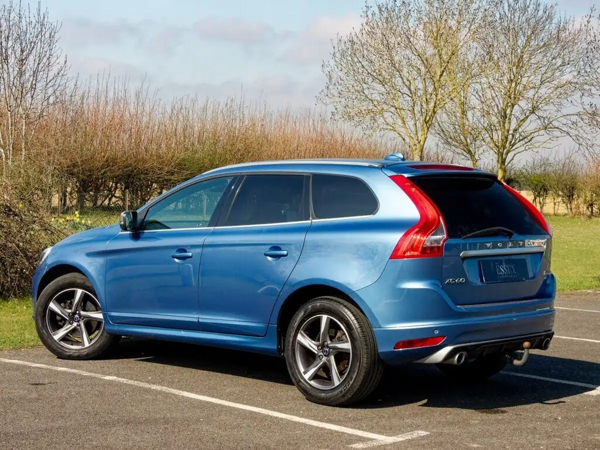 2015-volvo-xc60-24td-d4-r-design-lux-190bhp-nav-ss-geartronic-big-10