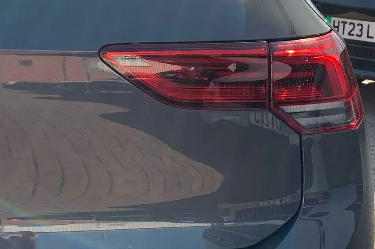 2022-volkswagen-golf-15-tsi-life-150ps-hatchback-big-21