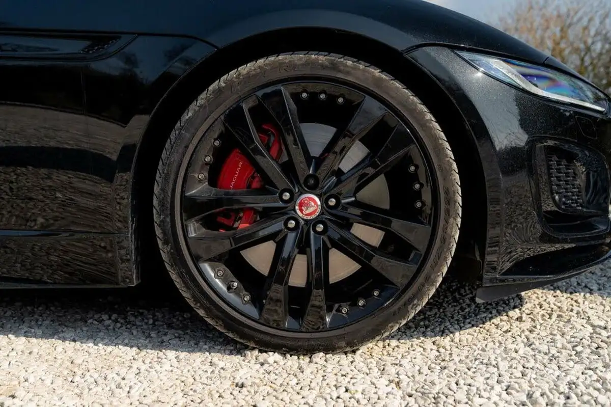 2022-jaguar-f-type-50-v8-p450-r-dynamic-black-awd-coupe-big-11