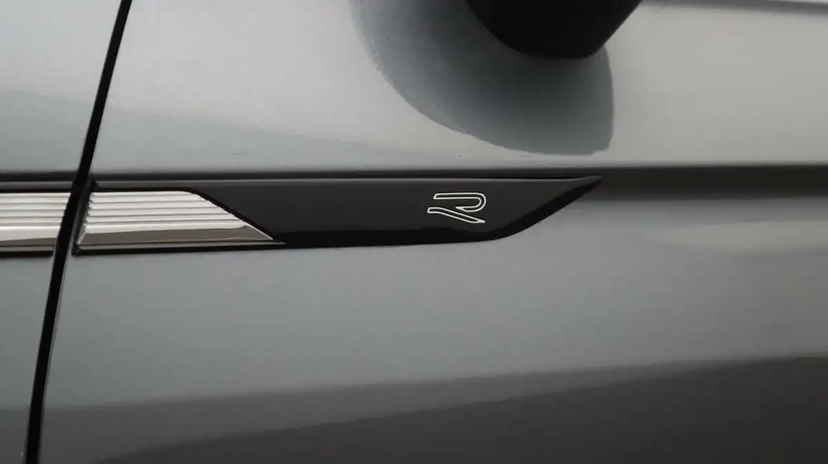 2024-volkswagen-tiguan-allspace-15-tsi-r-line-big-22