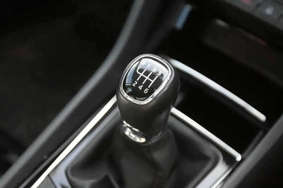 2021-skoda-karoq-10-tsi-se-l-110ps-big-12