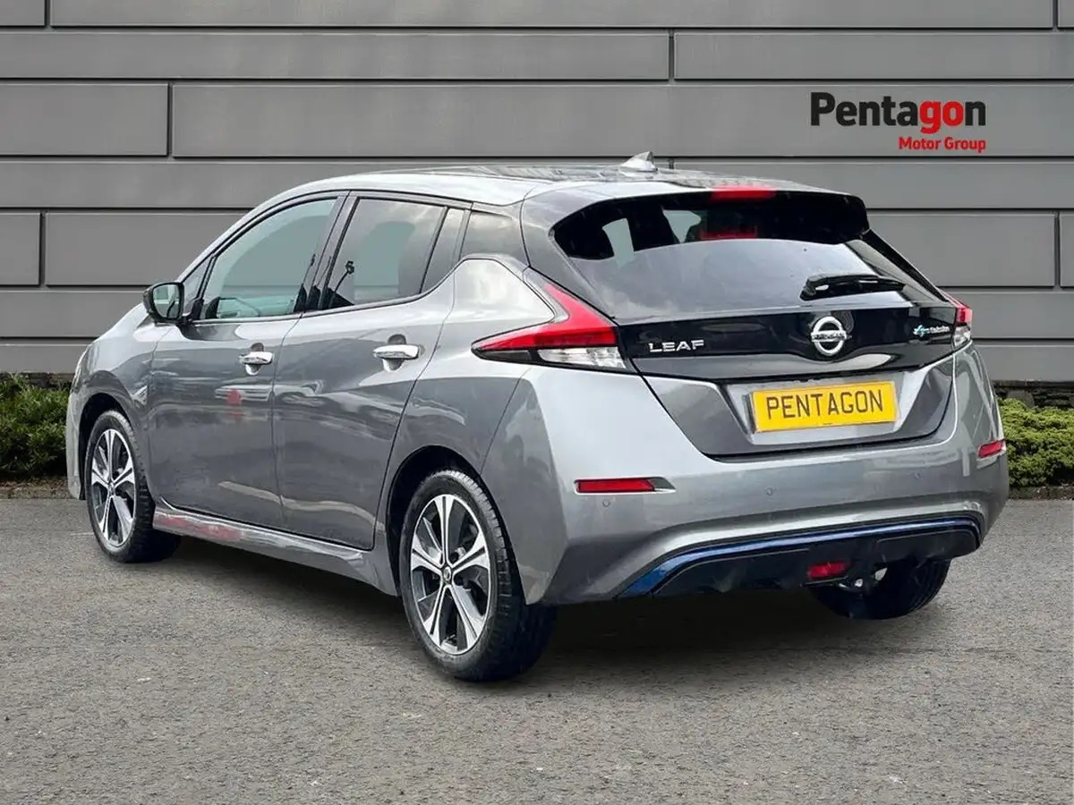2022-nissan-leaf-e-tekna-big-1