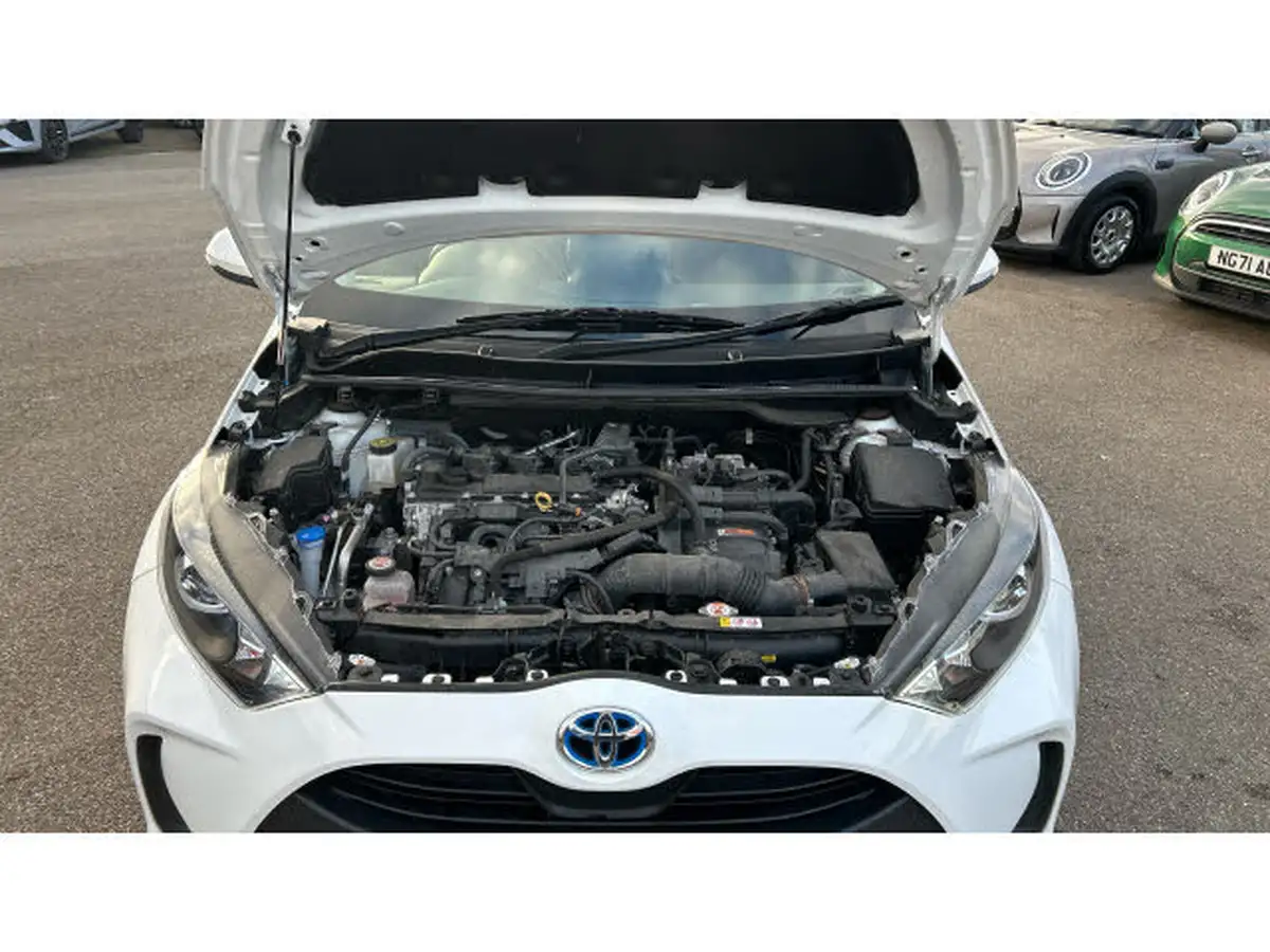 2021-toyota-yaris-15-vvt-i-icon-114bhp-hybrid-1490cc-e-cvt-big-7