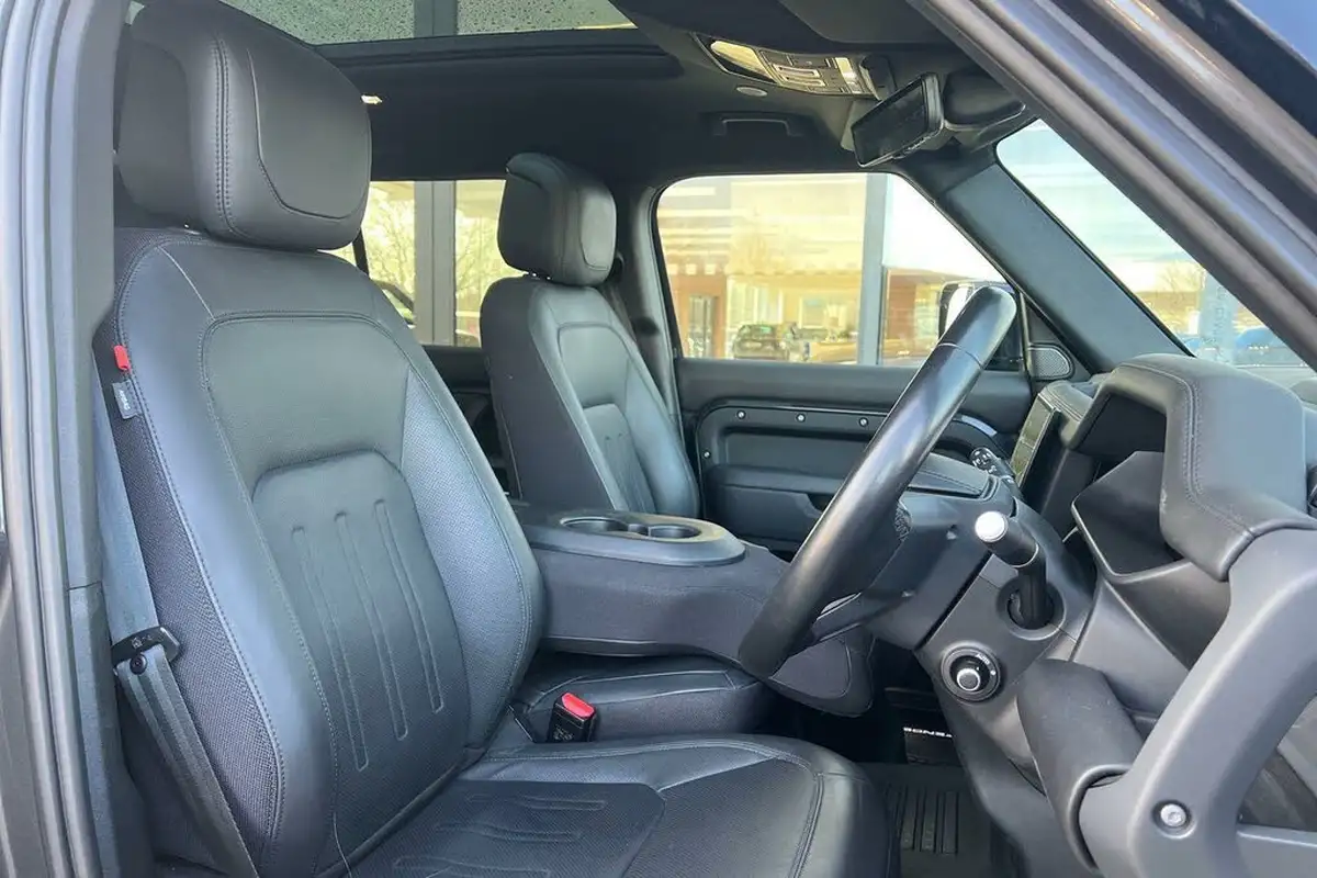 2023-land-rover-110-defender-20-p400e-x-big-39