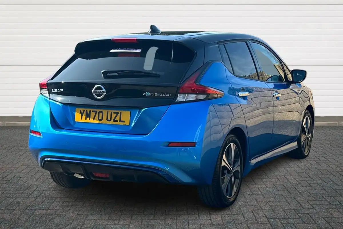 2021-nissan-leaf-e-tekna-big-12