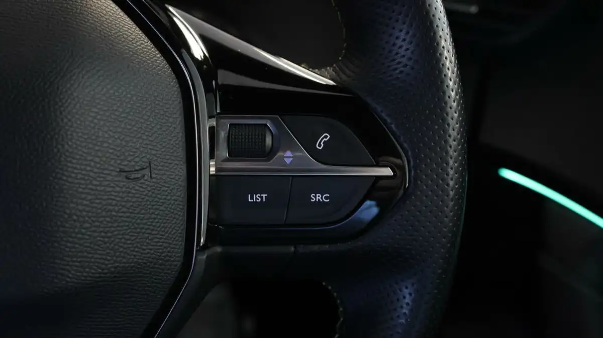 2020-peugeot-2008-suv-e-gt-big-22