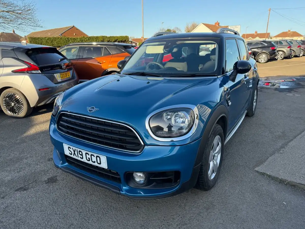 2019-mini-countryman-15-cooper-classic-big-12