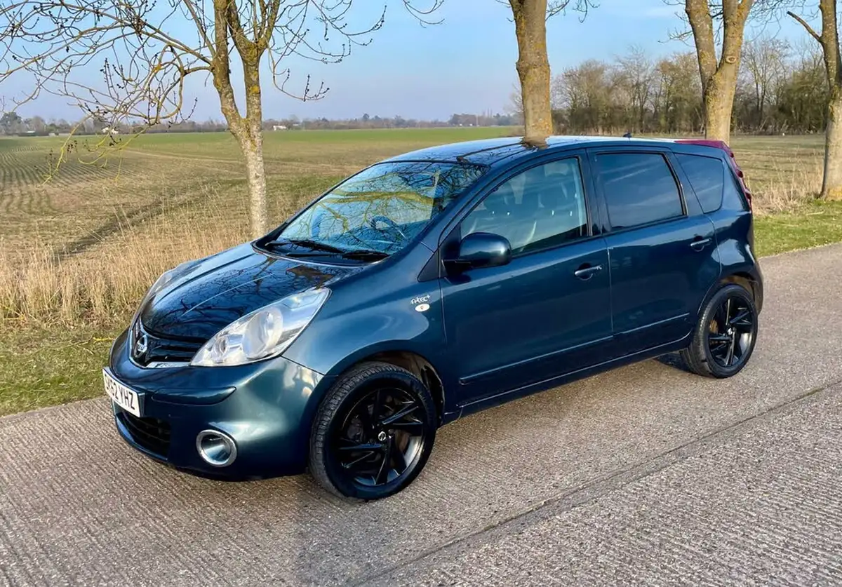 2012-nissan-note-14-n-tec-big-10