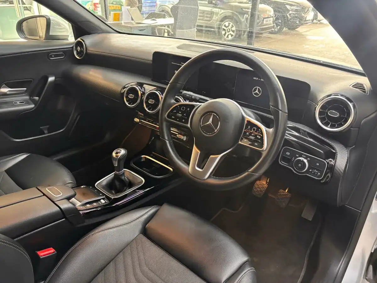 2021-mercedes-benz-a-class-13-a180-se-big-12