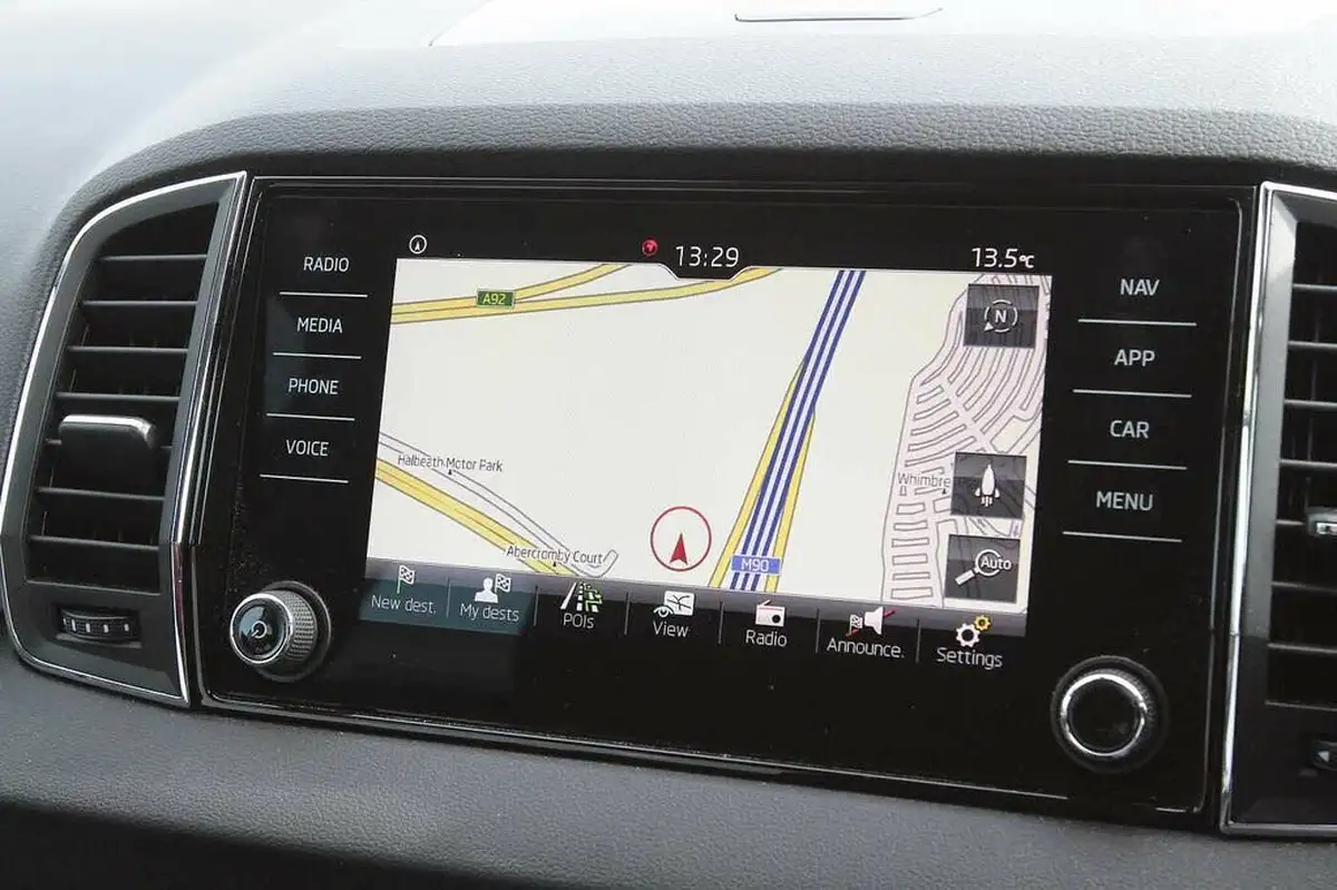 2018-skoda-karoq-10-tsi-se-nav-plus-big-17