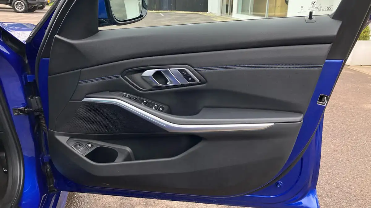 2022-bmw-3-series-20-330e-m-sport-touring-5d-big-21