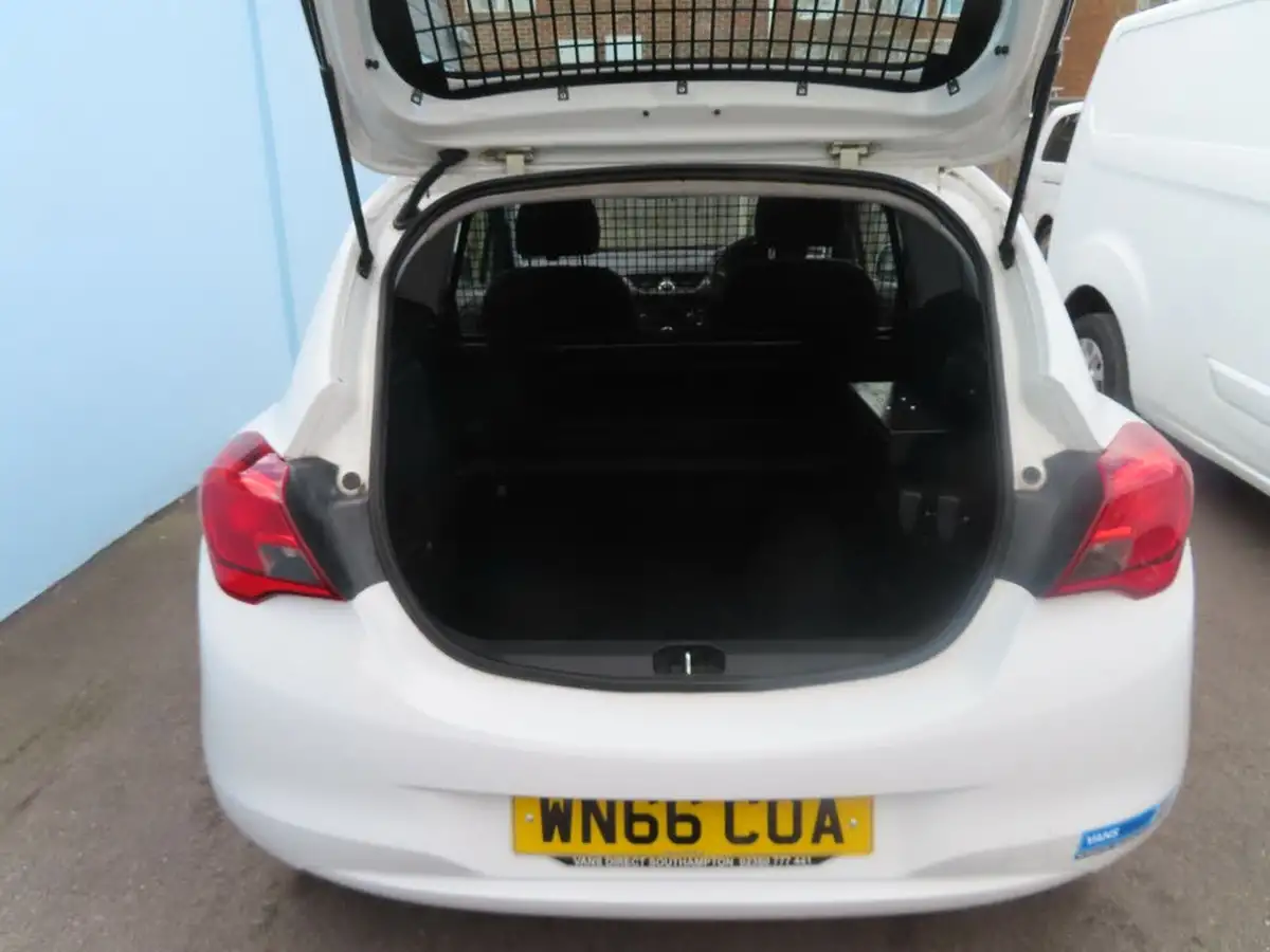 2016-vauxhall-corsavan-13td-startstop-ecoflex-l1h1-panel-big-39