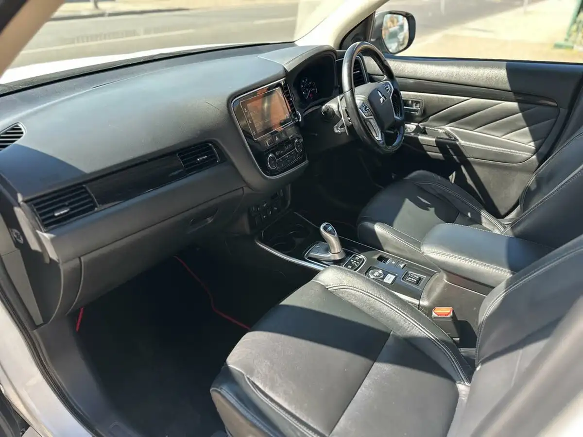 2018-mitsubishi-outlander-20-4hs-phev-5st-big-8
