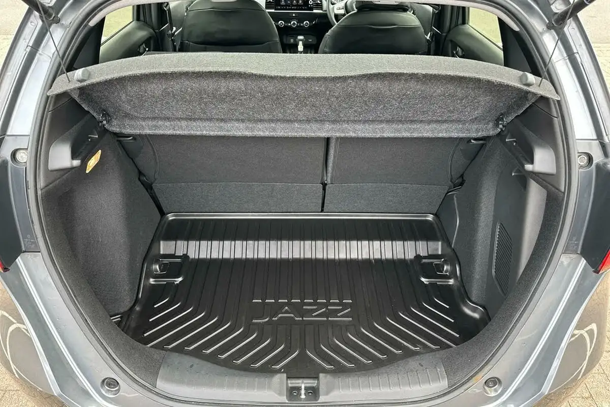 2021-honda-jazz-15-i-mmd-sr-109ps-big-19