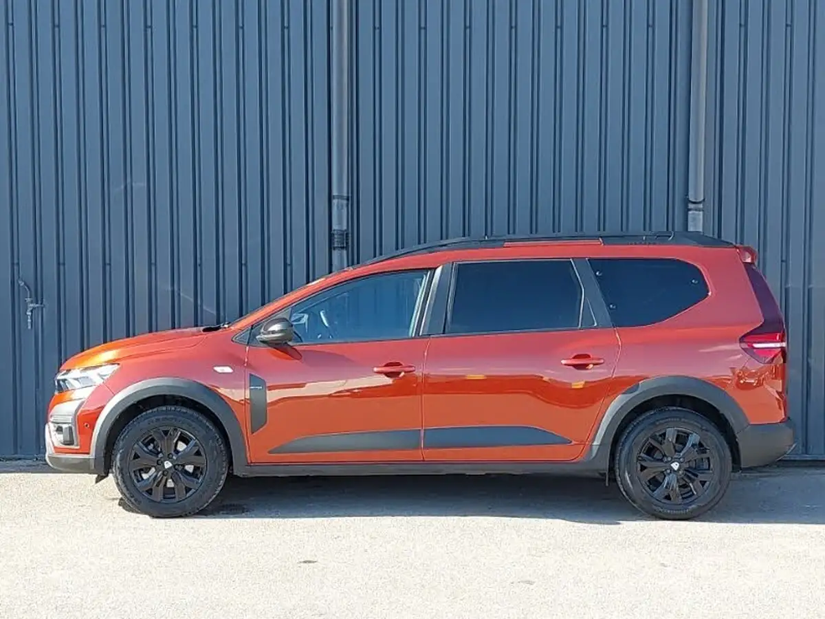 2022-dacia-jogger-10-tce-extreme-se-big-3