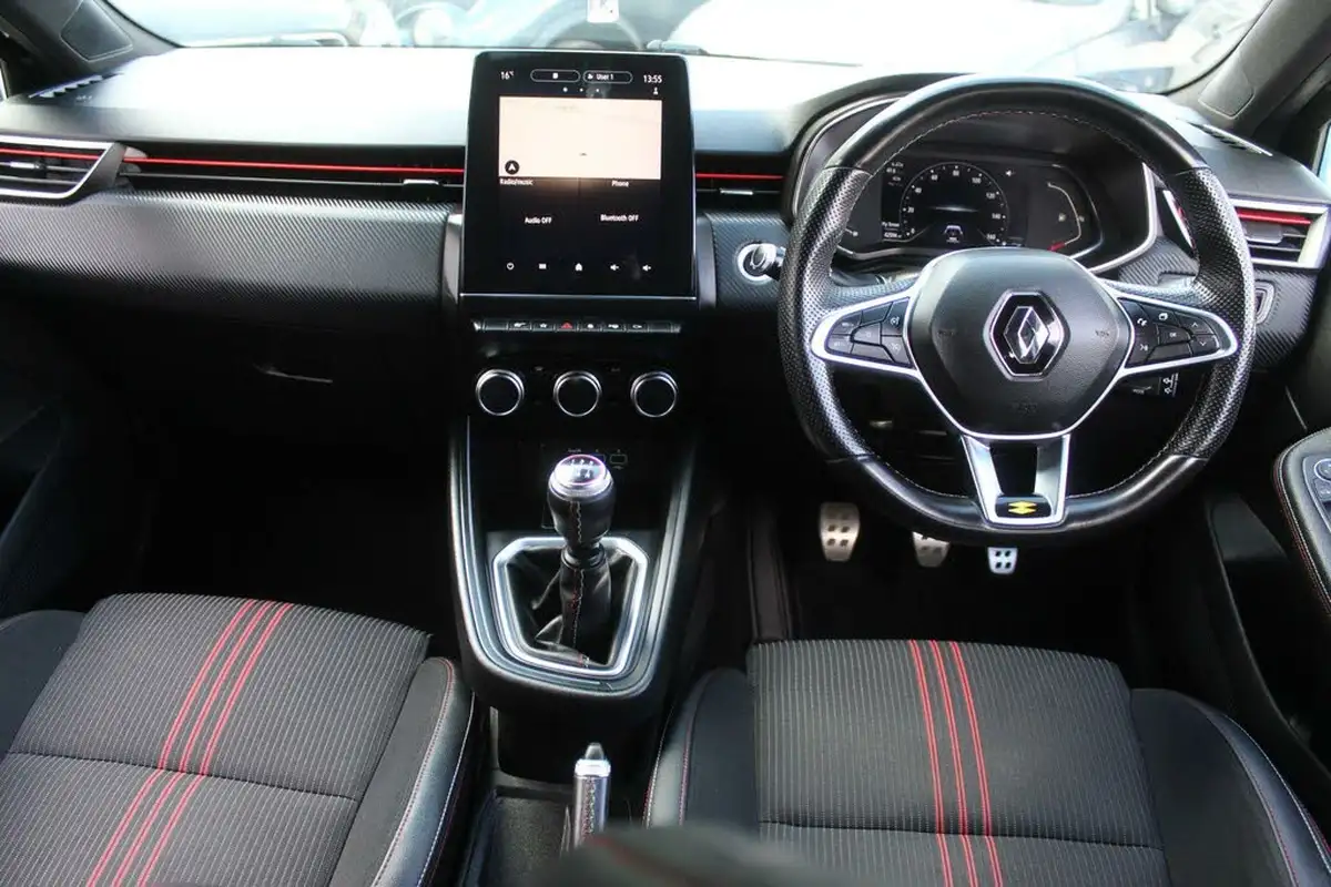 2020-renault-clio-10-tce-rs-line-100bhp-big-15