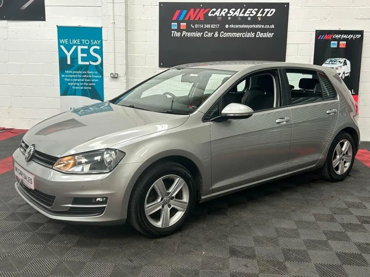 2015-volkswagen-golf-16tdi-match-105ps-bmt-ss-5d-big-1
