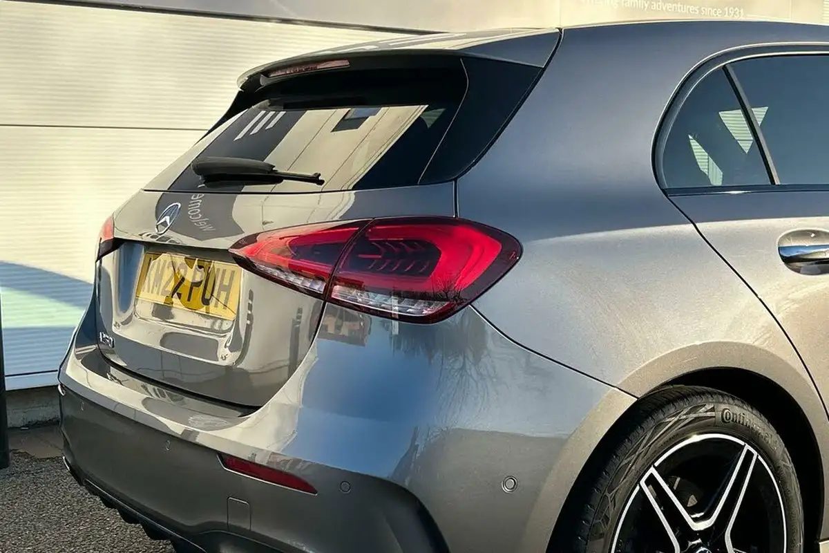 2022-mercedes-benz-a-class-20-a250-amg-line-premium-plus-edition-hatchback-5d-big-28