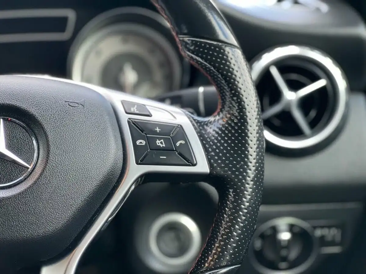 2015-mercedes-benz-gla-class-21cdi-amg-line-168bhp-4matic-big-19