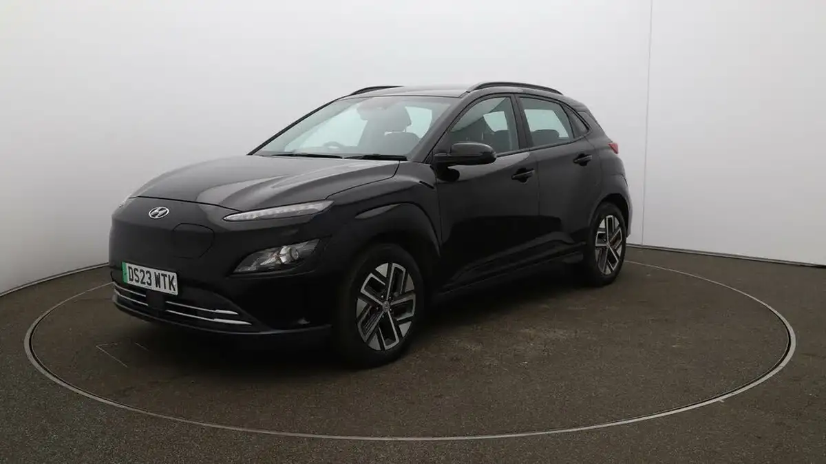 2023-hyundai-kona-e-se-connect-big-3