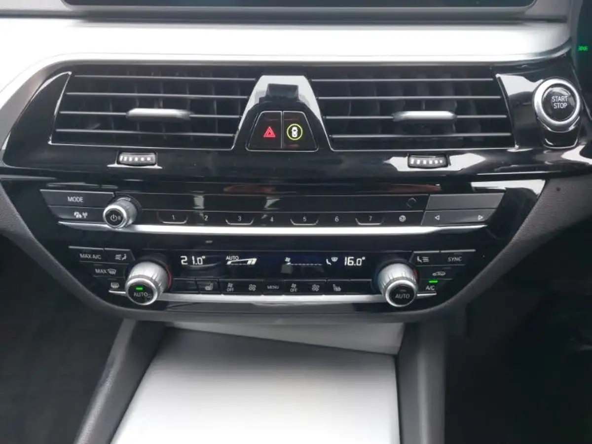 2022-bmw-5-series-20-530e-se-saloon-4d-big-14