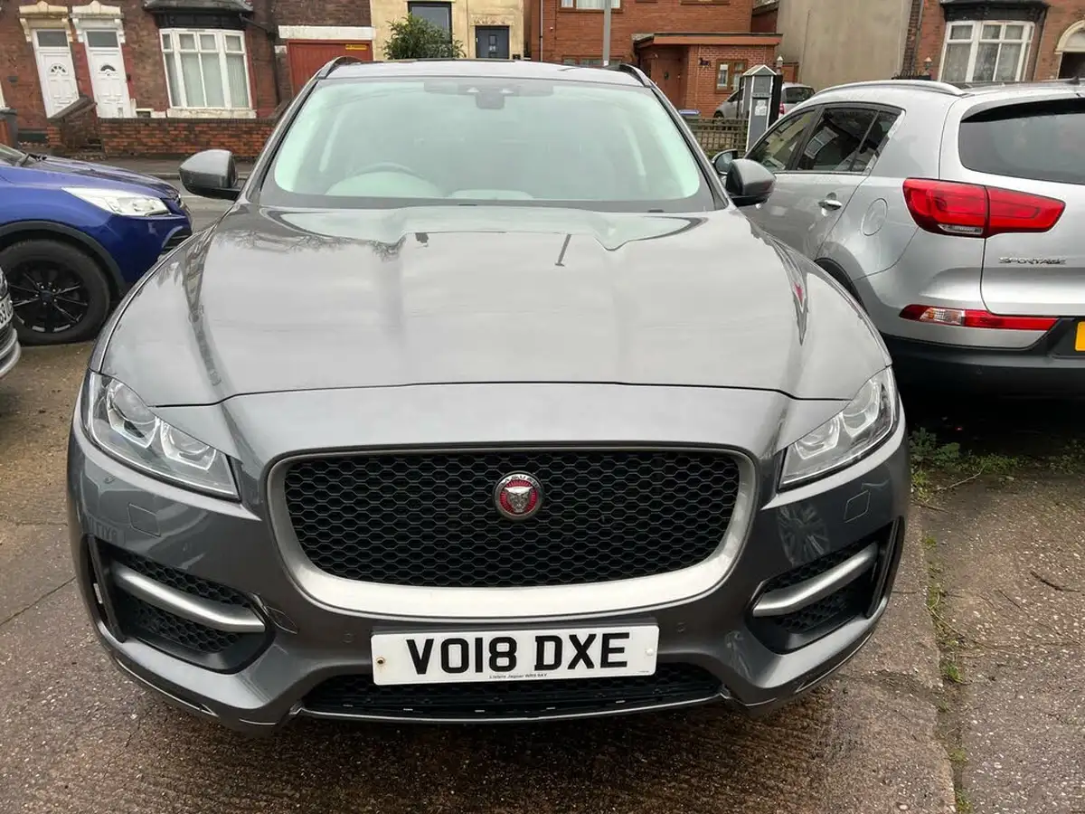 2018-jaguar-f-pace-20-i4d-r-sport-240ps-awd-auto-big-3
