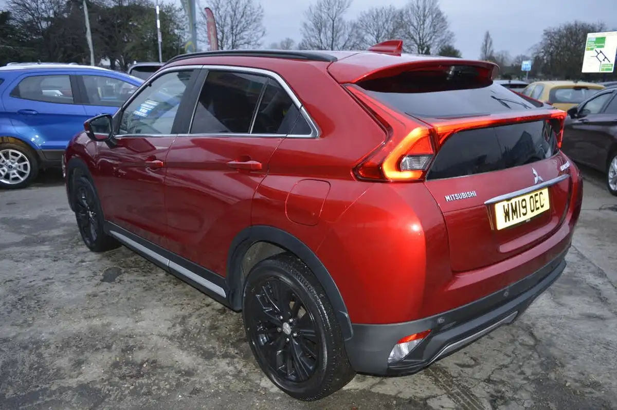 2019-mitsubishi-eclipse-cross-15-3-auto-big-3