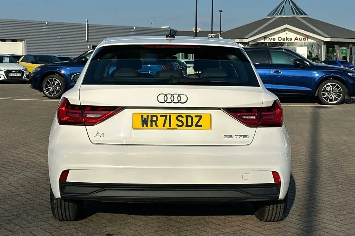 2021-audi-a1-big-5